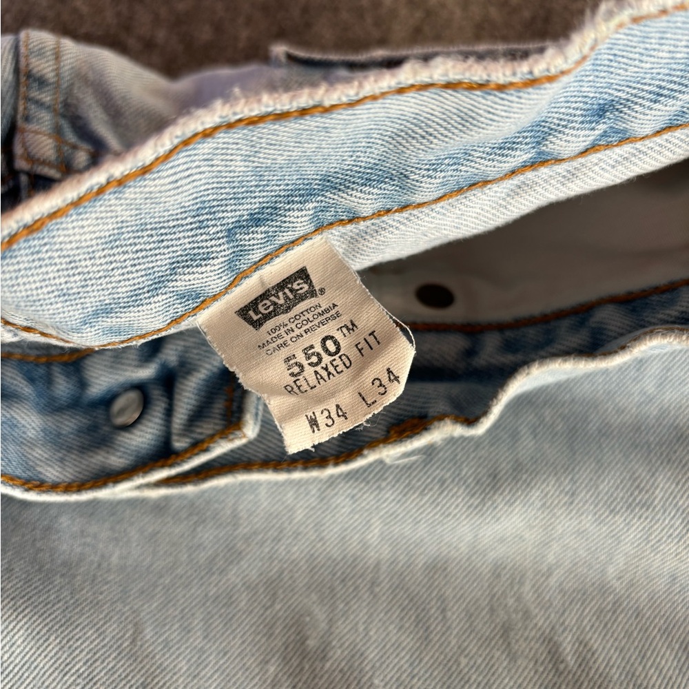 Vintage Levi’s 550 Jeans - Picture 4 of 10